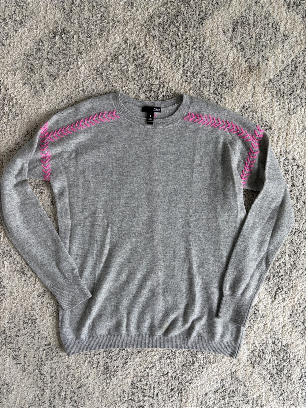 Aqua Bloomingdales Light Gray 100% Cashmere Sweater with Pink Accents Size Small
